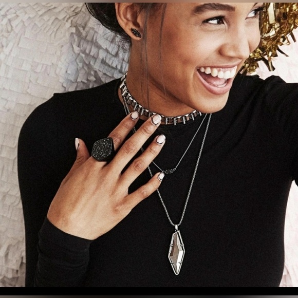 Kendra Scott Beatrice Necklace - Picture 8 of 11